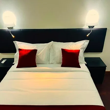 尤尼维索罗曼蒂克旅馆 3* Lisboa