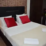 בית הארחה Universo Romantico ליסבון