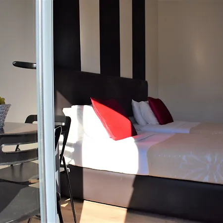 ユニベルソ ロマンティコ 3* リスボン