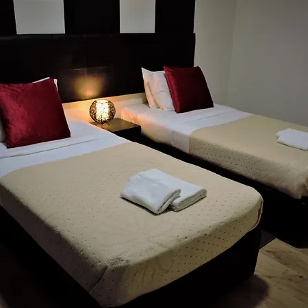 ユニベルソ ロマンティコ 3* リスボン